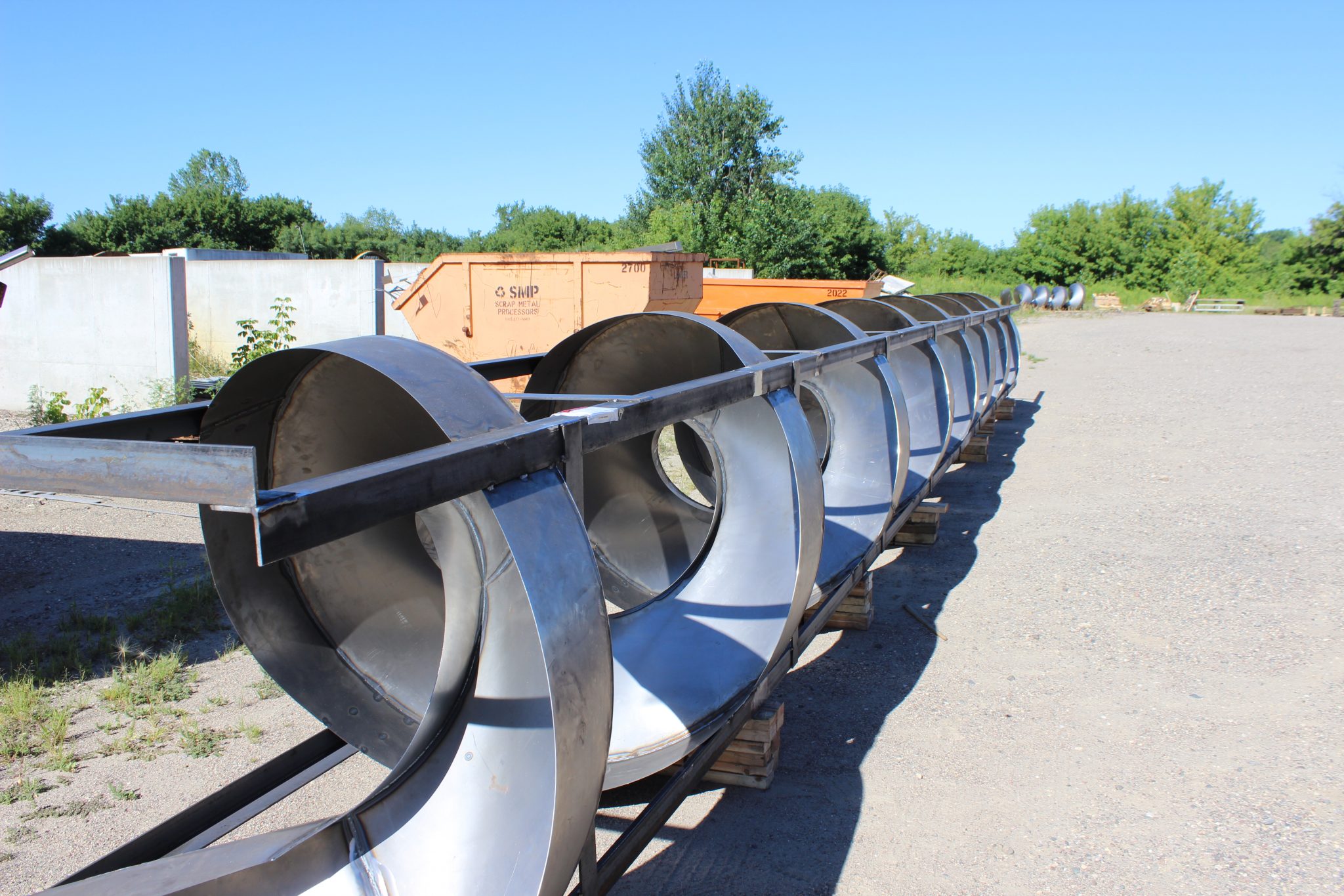 spiral gravity chute for food processing equipment
