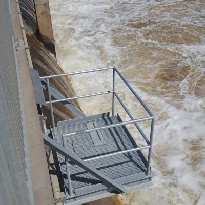 industrial-balcony-for-dam-maintenance